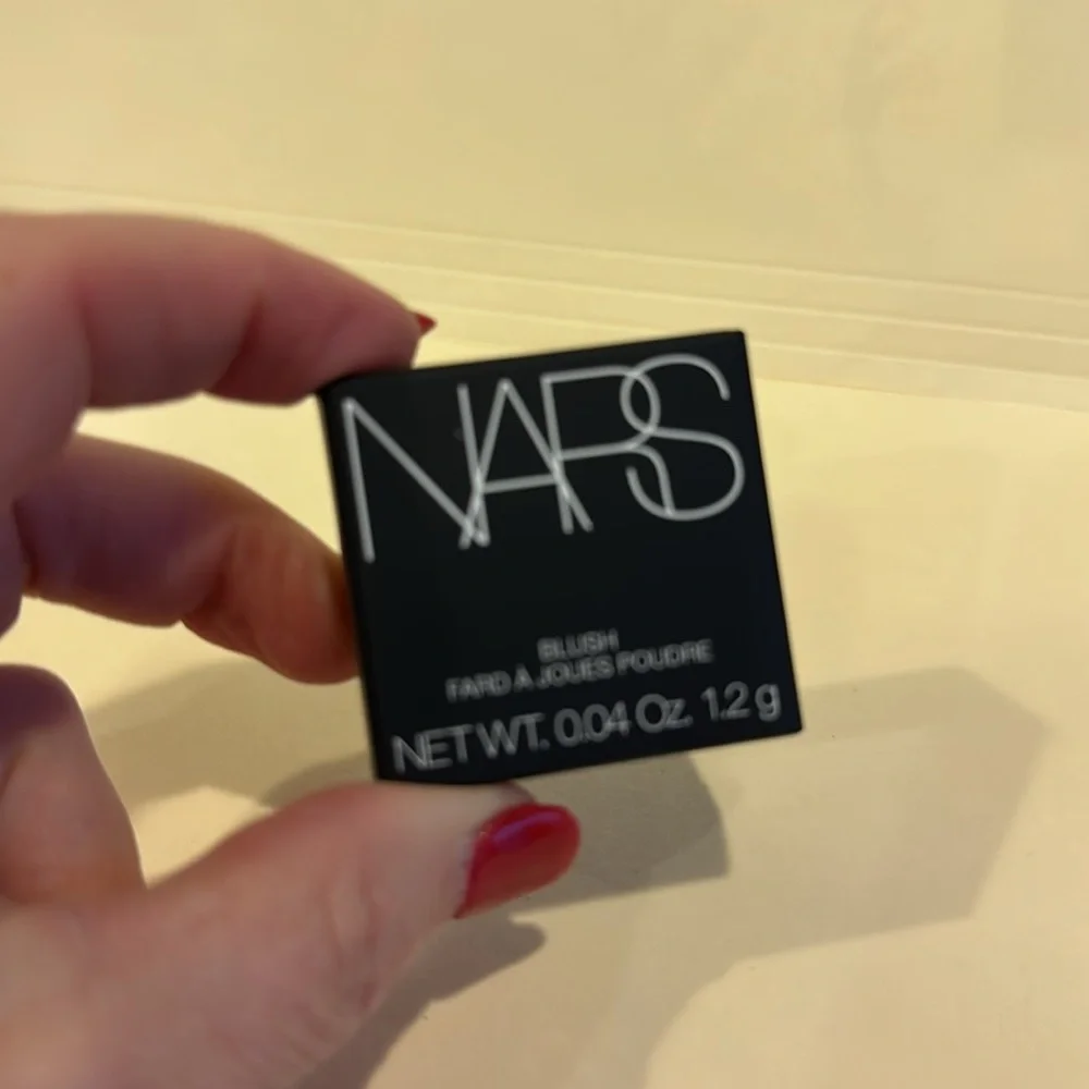 NARS Blush in Behave Mini Travel Purse Size 0.04oz NIB Matte Pink Mauve